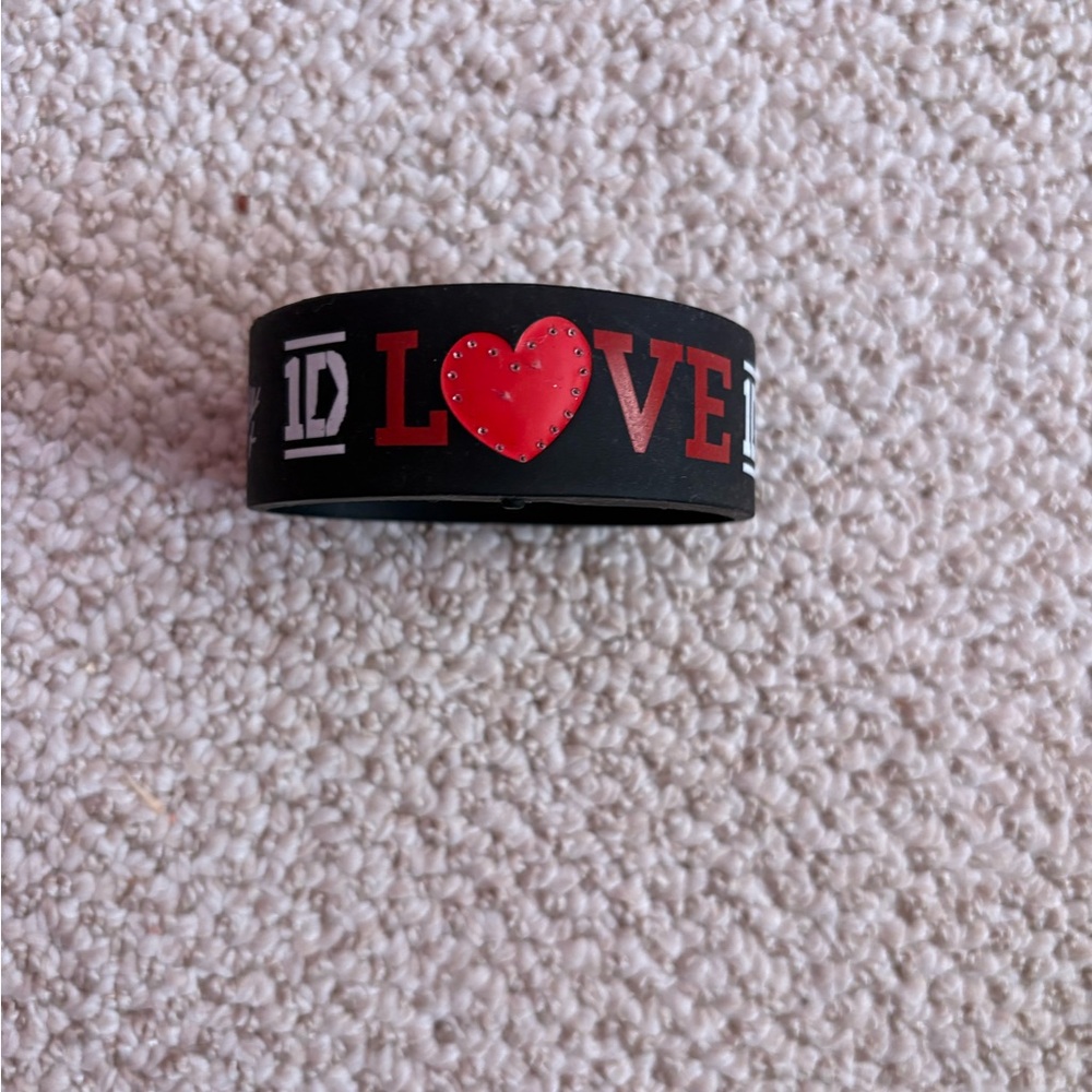 One Direction Black and Red Love Bracelet
